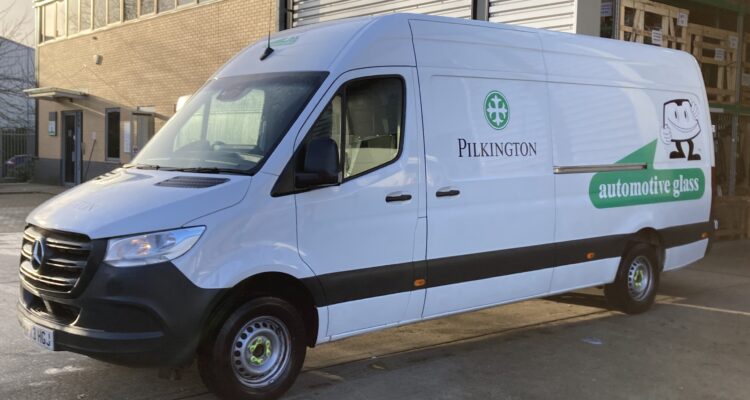 Pilkington Automotive targets fleet telematics with Ctrack