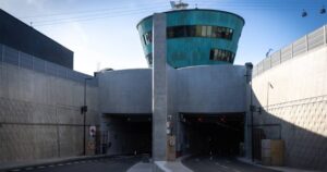 Silvertown Tunnel opens to ease traffic in East London