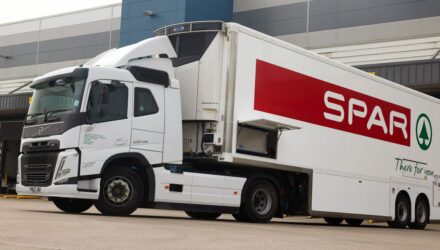 Carrier Transicold Battery-Powered Vector HE 19 MT Units Unlock Diesel-Free Double-Deck Trailer Operations for James Hall & Co.