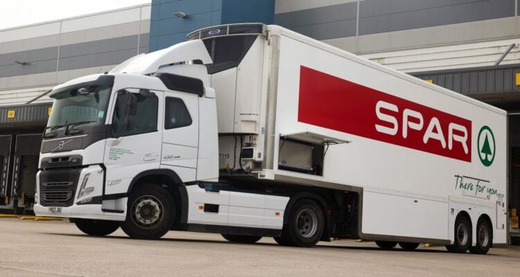 Carrier Transicold Battery-Powered Vector HE 19 MT Units Unlock Diesel-Free Double-Deck Trailer Operations for James Hall & Co.