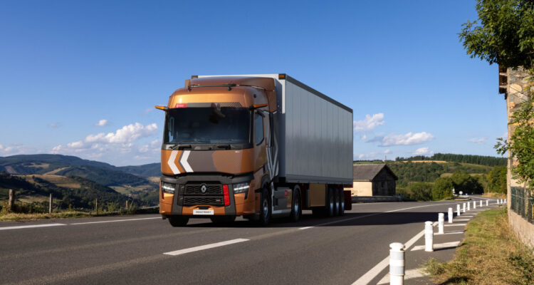 Renault Trucks Model Year 2025 to take centre stage at RTX