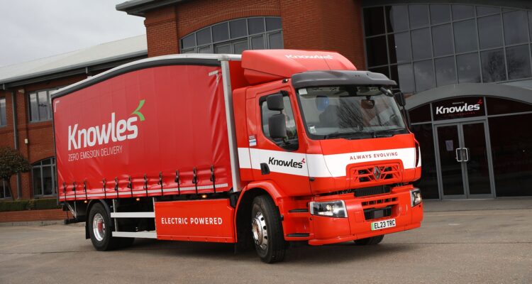 Knowles Logistics expands electric fleet with new Renault E-tech