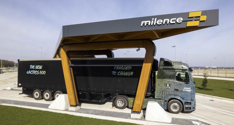 Daimler Truck calls for investment in public charging