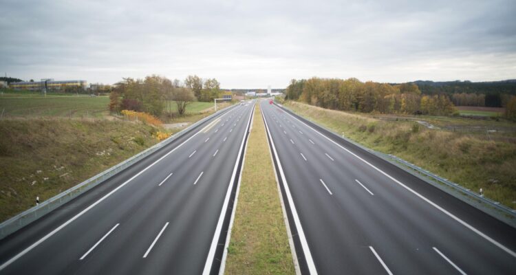 How the Electric Freightway Project can drive forward UK net zero