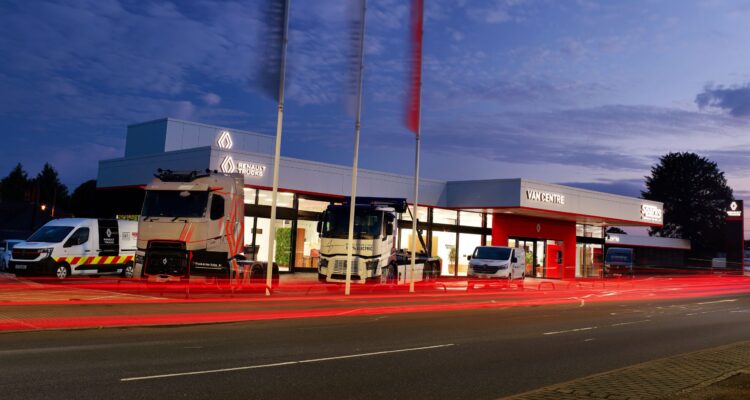 Sparks Commercial Services celebrates grand opening of new Head Office, LCV Sales & EV Education Centre