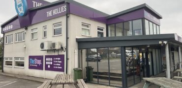 The-Hollies-Transport-Cafe_b5083f984f9a1fde9ffdb4c84477489a