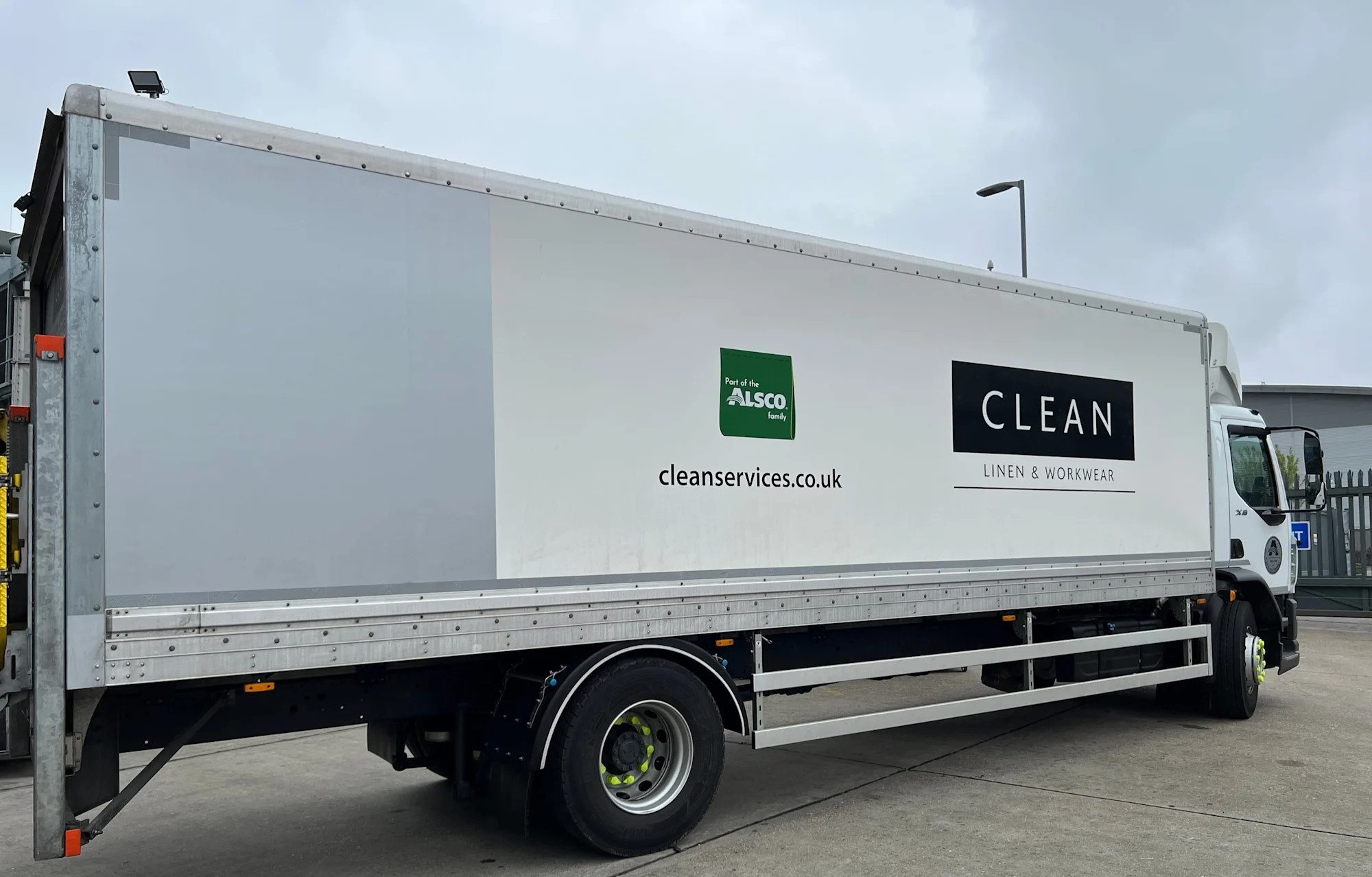 CLEAN Linen & Workwear