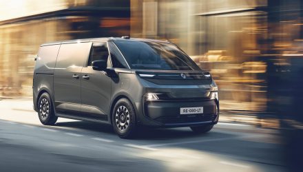 Renault Unveils Production-Ready Trafic Van E-Tech Electric