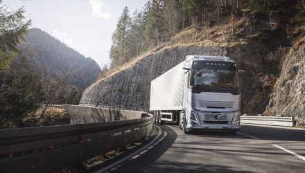 Volvo Trucks launches stop/start engine technology