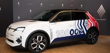 Renault 5 E-Tech marks 100,000 production milestone