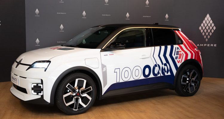 Renault 5 E-Tech marks 100,000 production milestone
