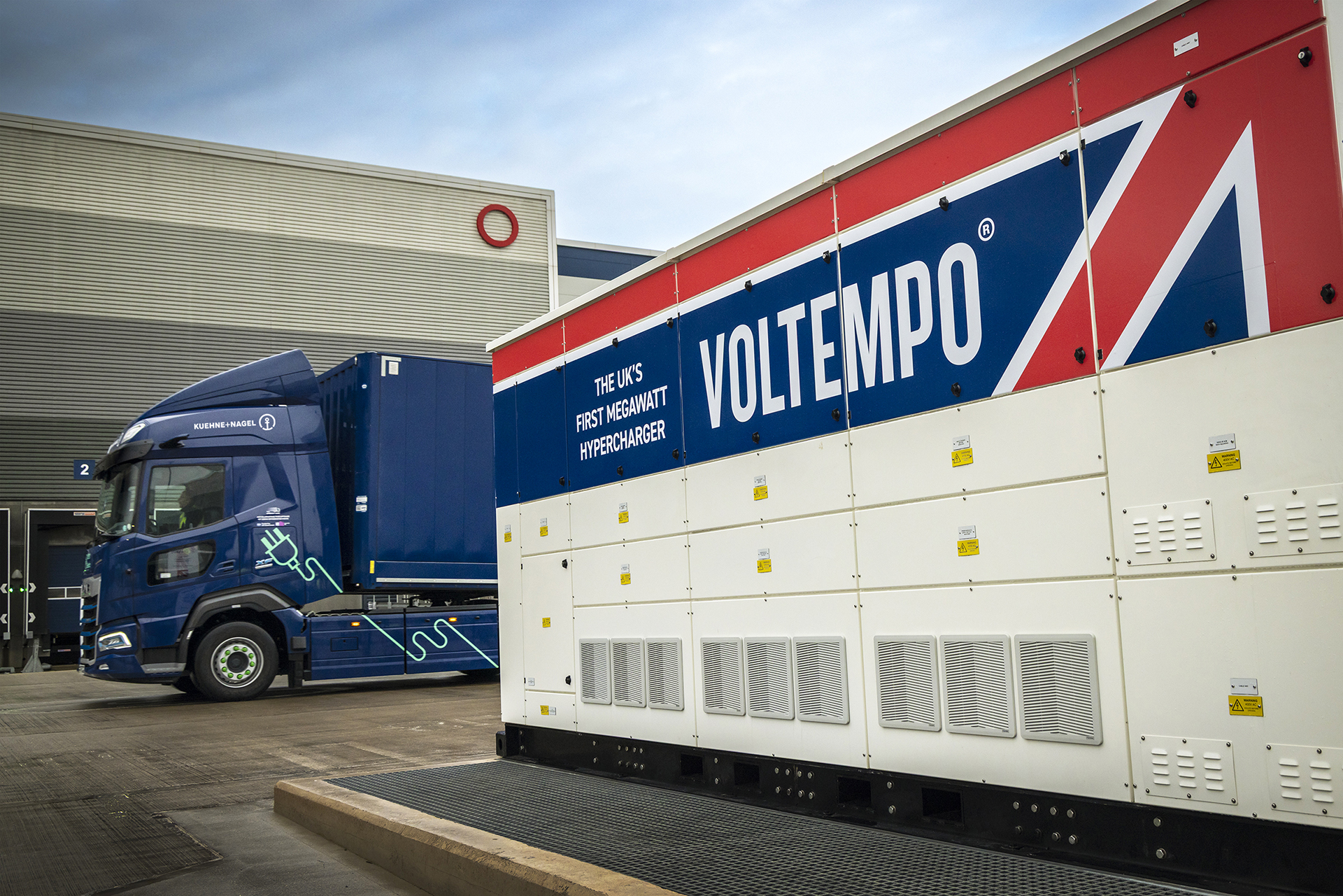 Voltempo powers UK’s first megawatt-scale eHGV charging hub