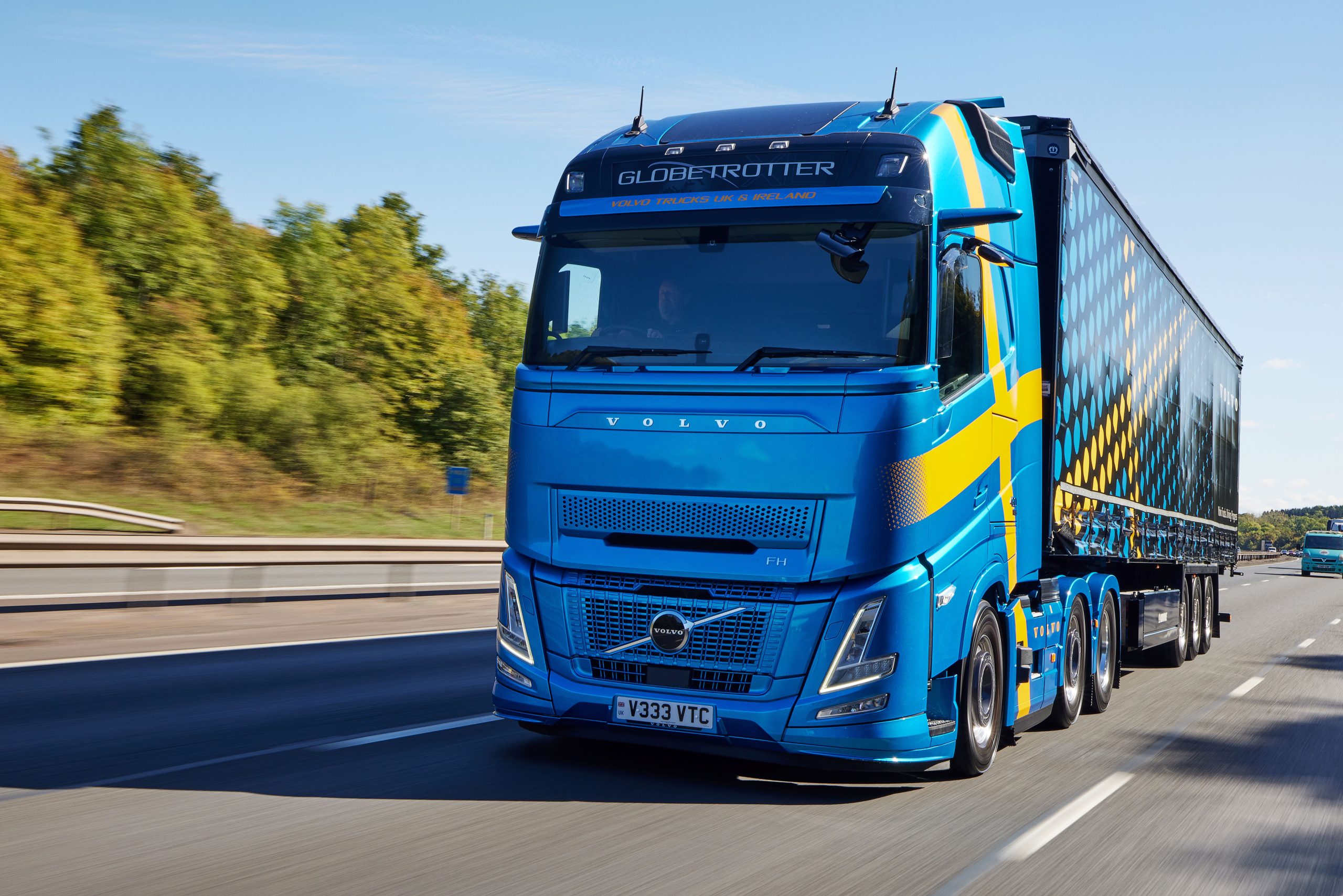 Volvo Trucks tops the UK tractor unit market