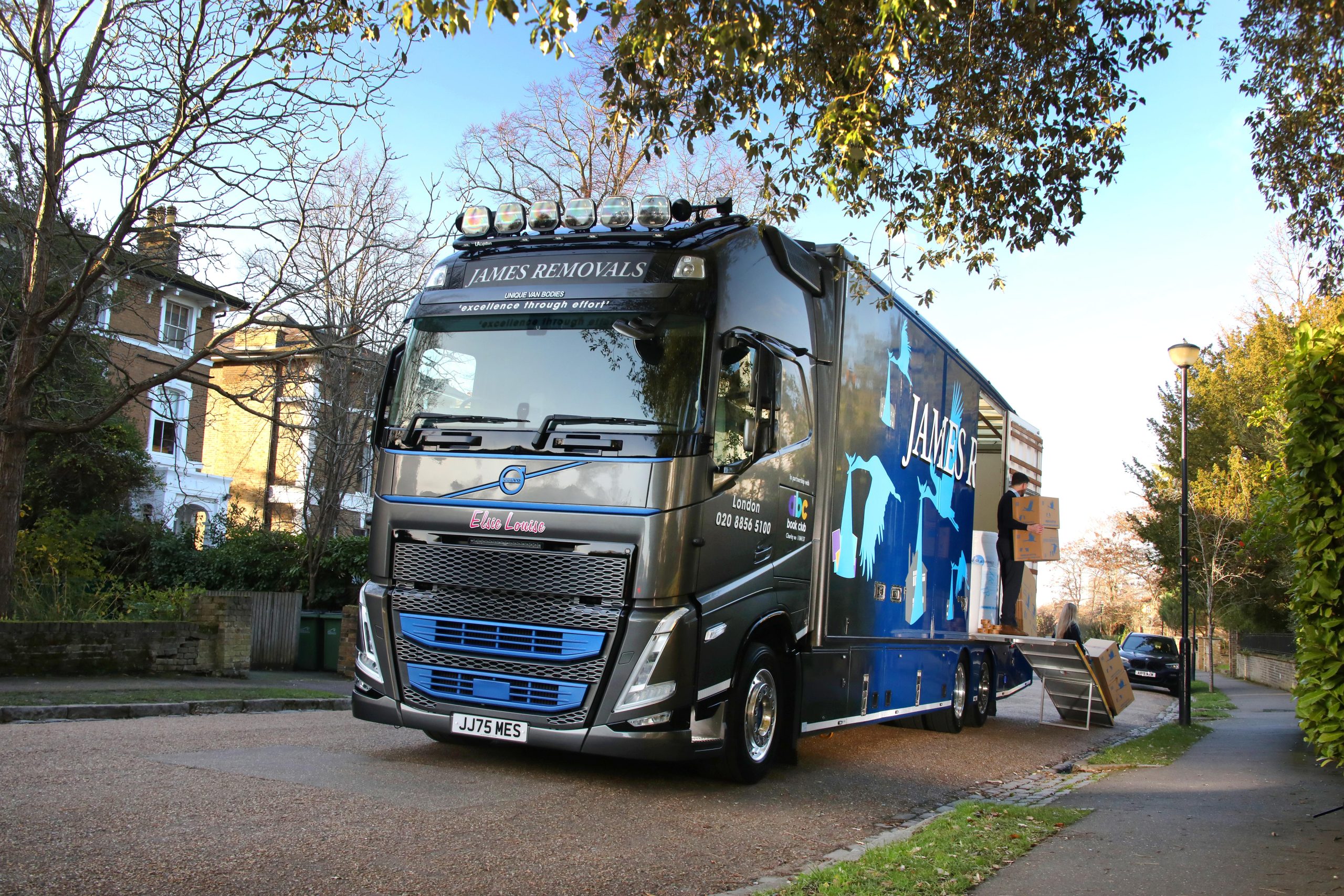 New high-spec Volvo FH Rigid for James Removals