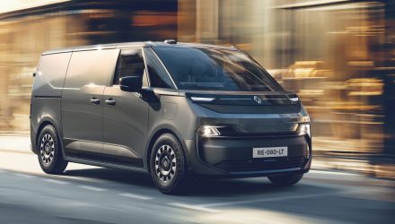 Renault wins two Van Reviewer Awards for Electric LCVs