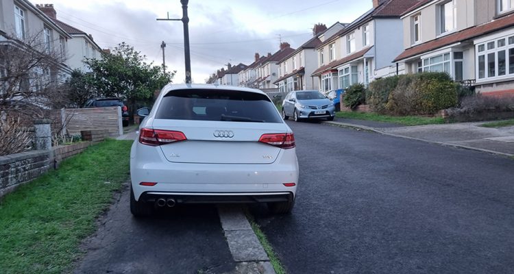 Councils to gain new powers to tackle pavement parking