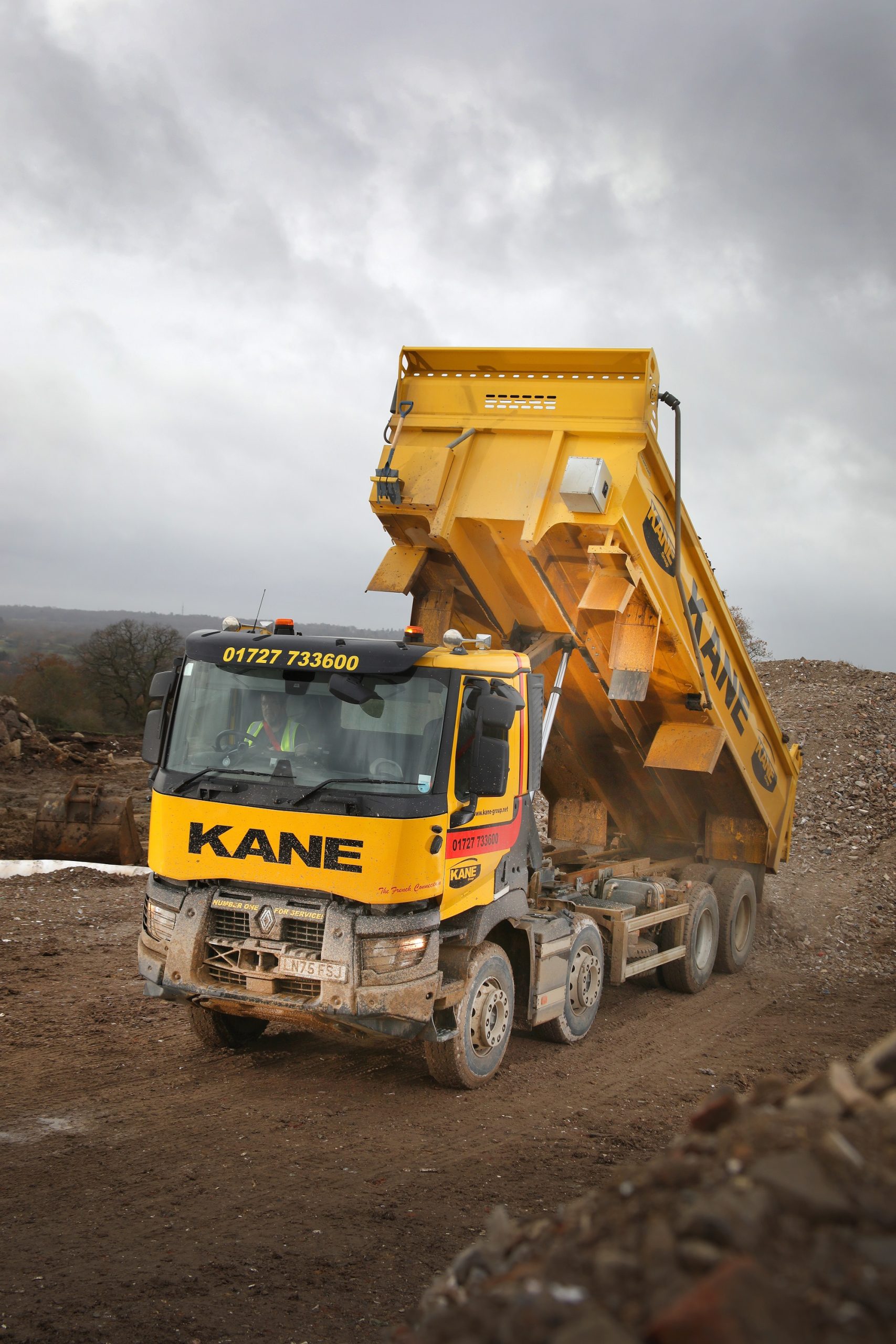 Kane Group places first-ever Renault Trucks tipper order with 10 new eight-wheelers
