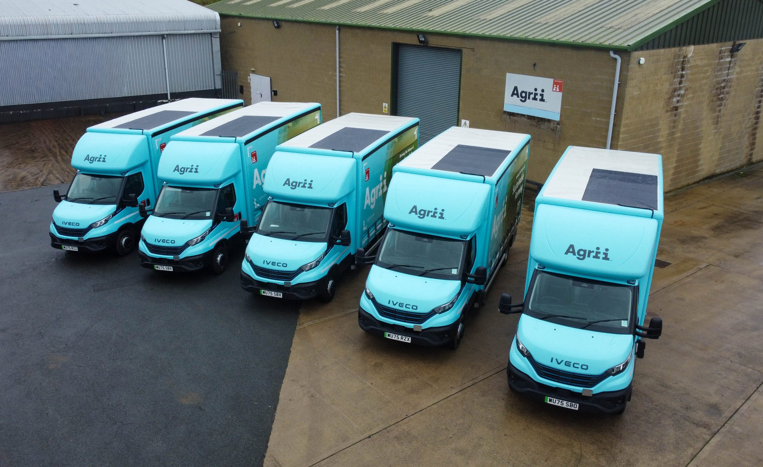 Agrii cut carbon emissions with five IVECO eDaily curtainsiders