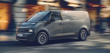 Renault Trafic E-Tech to make UK debut at CV Show