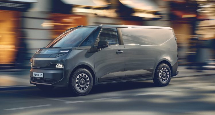 Renault Trafic E-Tech to make UK debut at CV Show