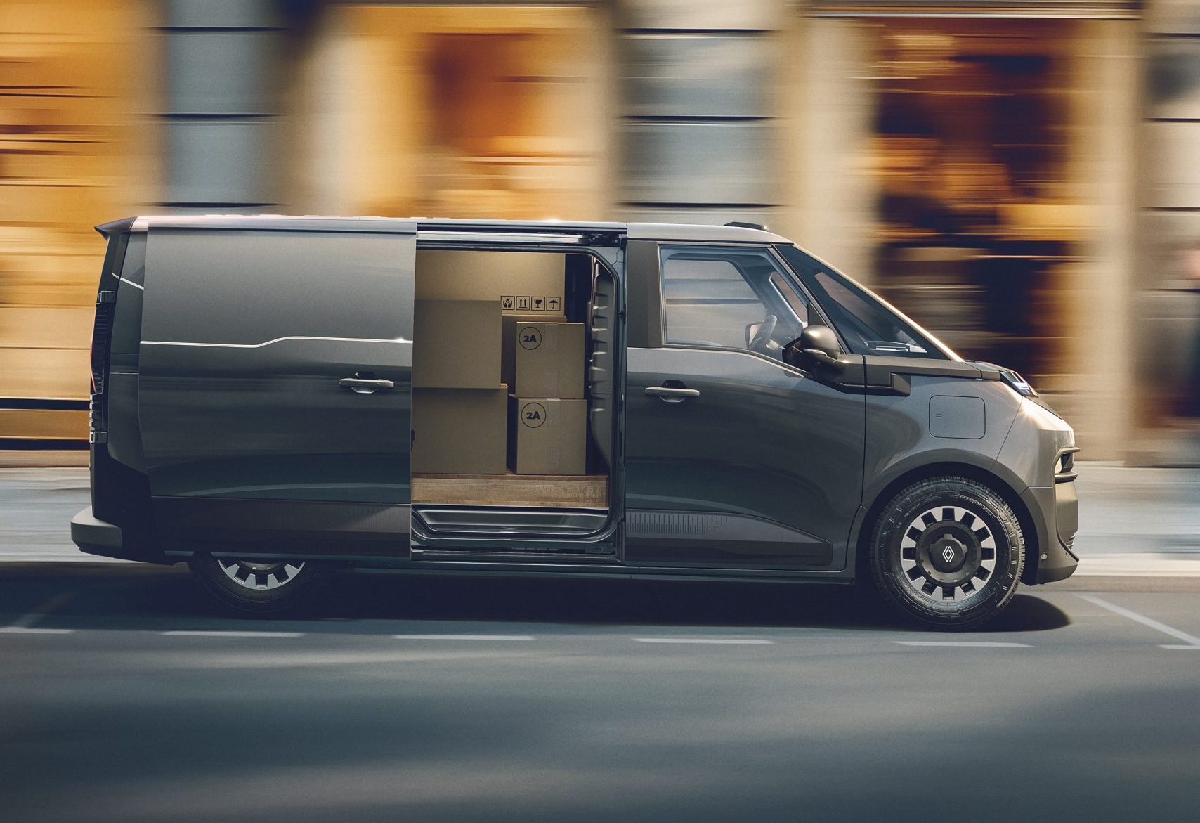 Renault Trafic E-Tech to make UK debut at CV Show
