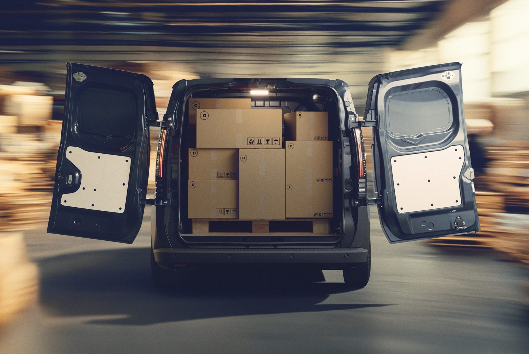 Renault Trafic E-Tech to make UK debut at CV Show