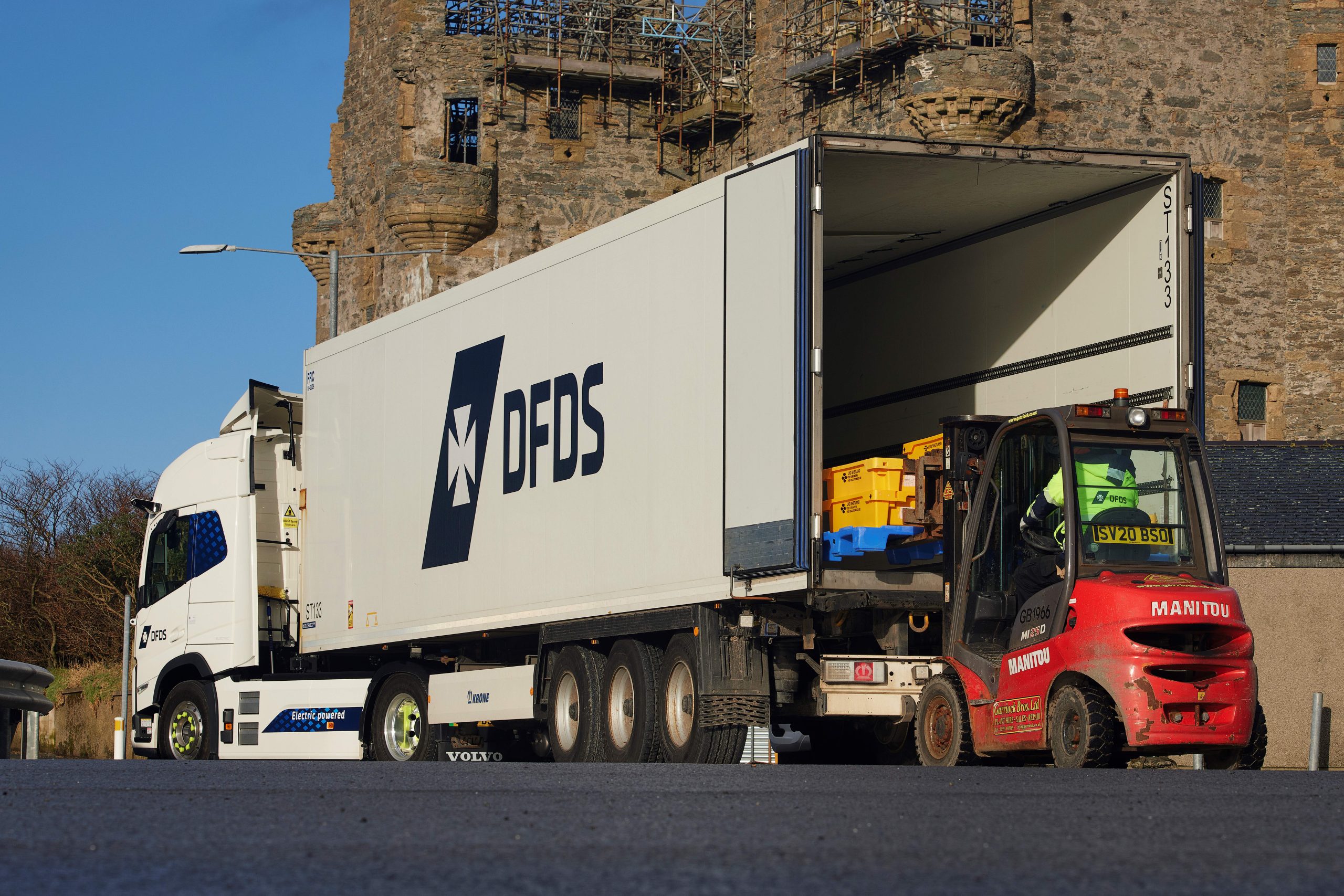 DFDS Introduces Shetland’s First Electric Heavy-Duty Truck