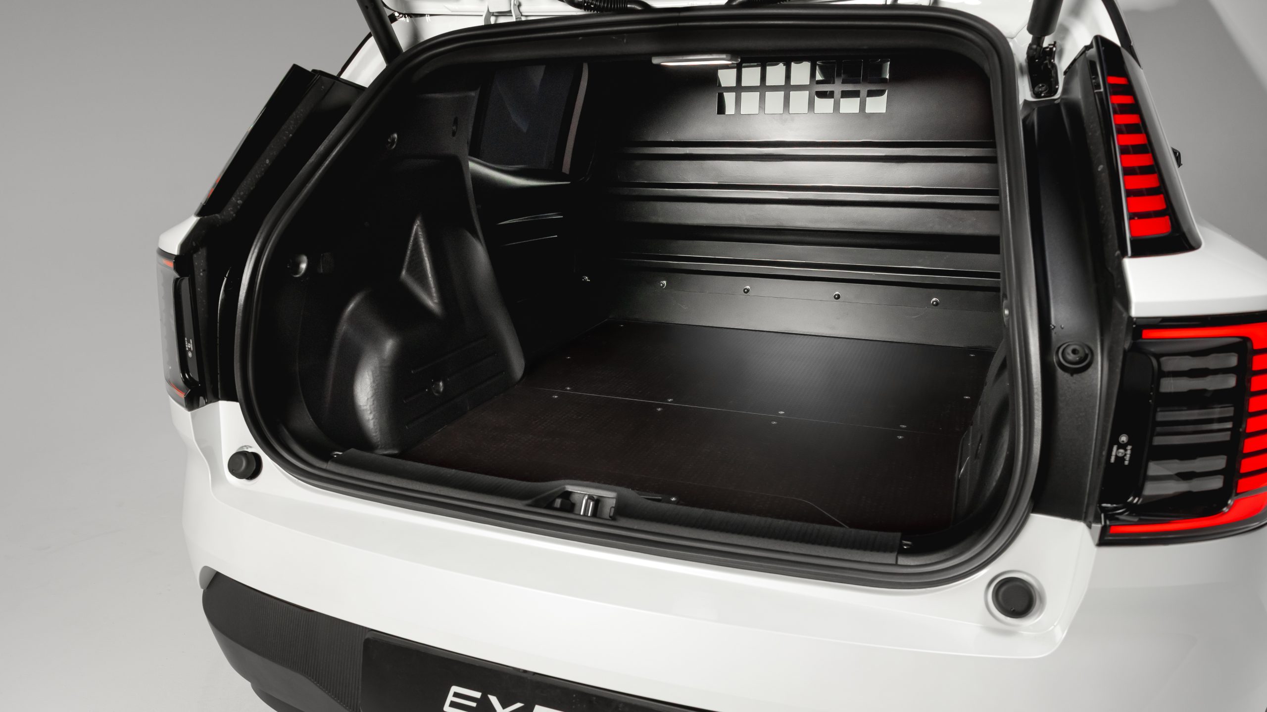Volvo Car UK introduces the fully electric EX30 Cargo