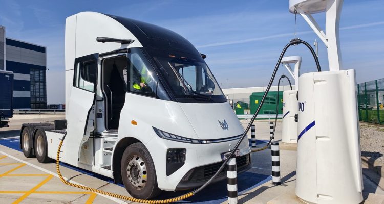 Voltempo HyperCharger sets UK HGV charging record