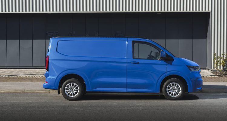 Volkswagen Transporter retains 'Medium Van of the Year'