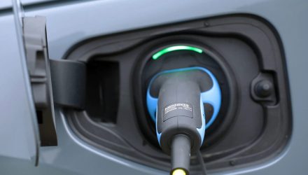 Government cuts EV charging red tape on charge point installation