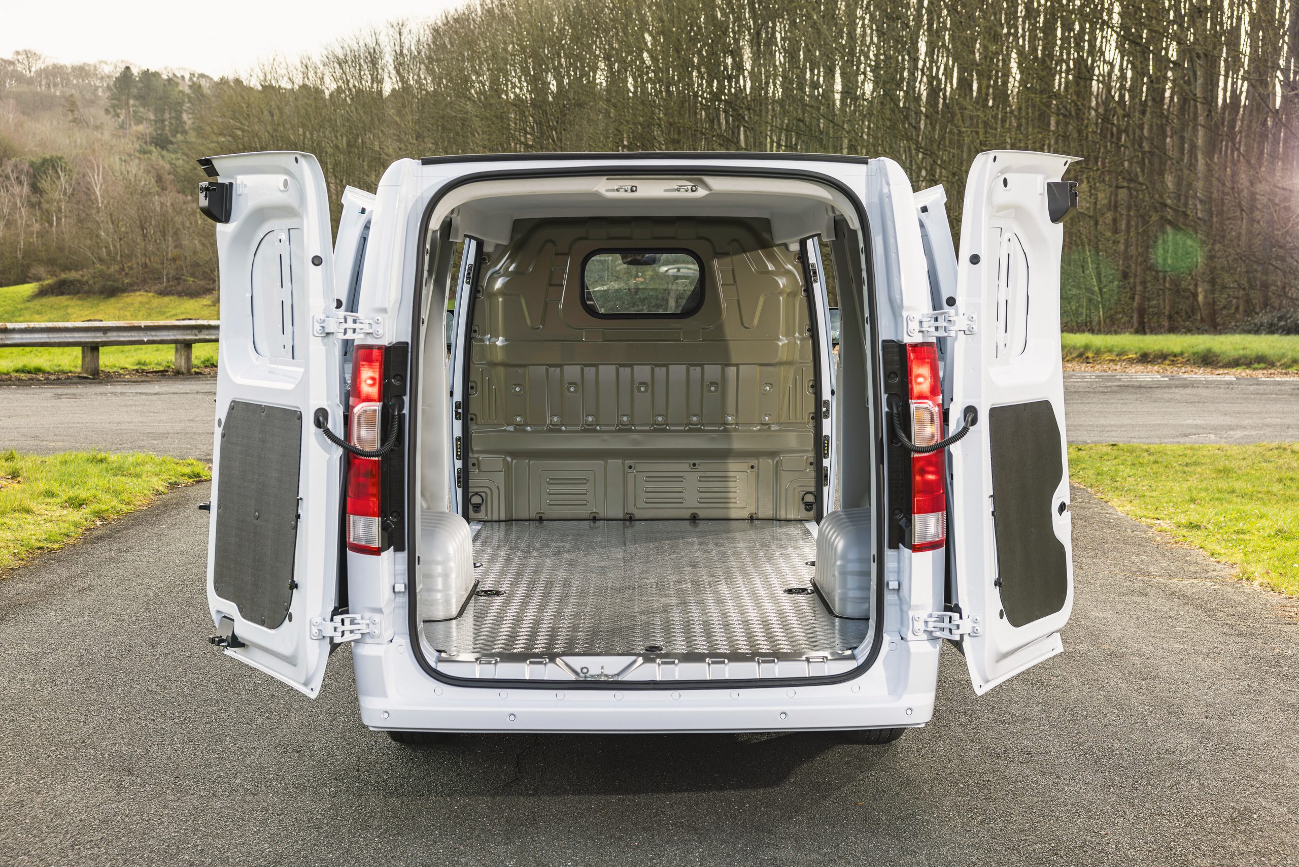 All new Farizon V7E electric van arrives in the UK