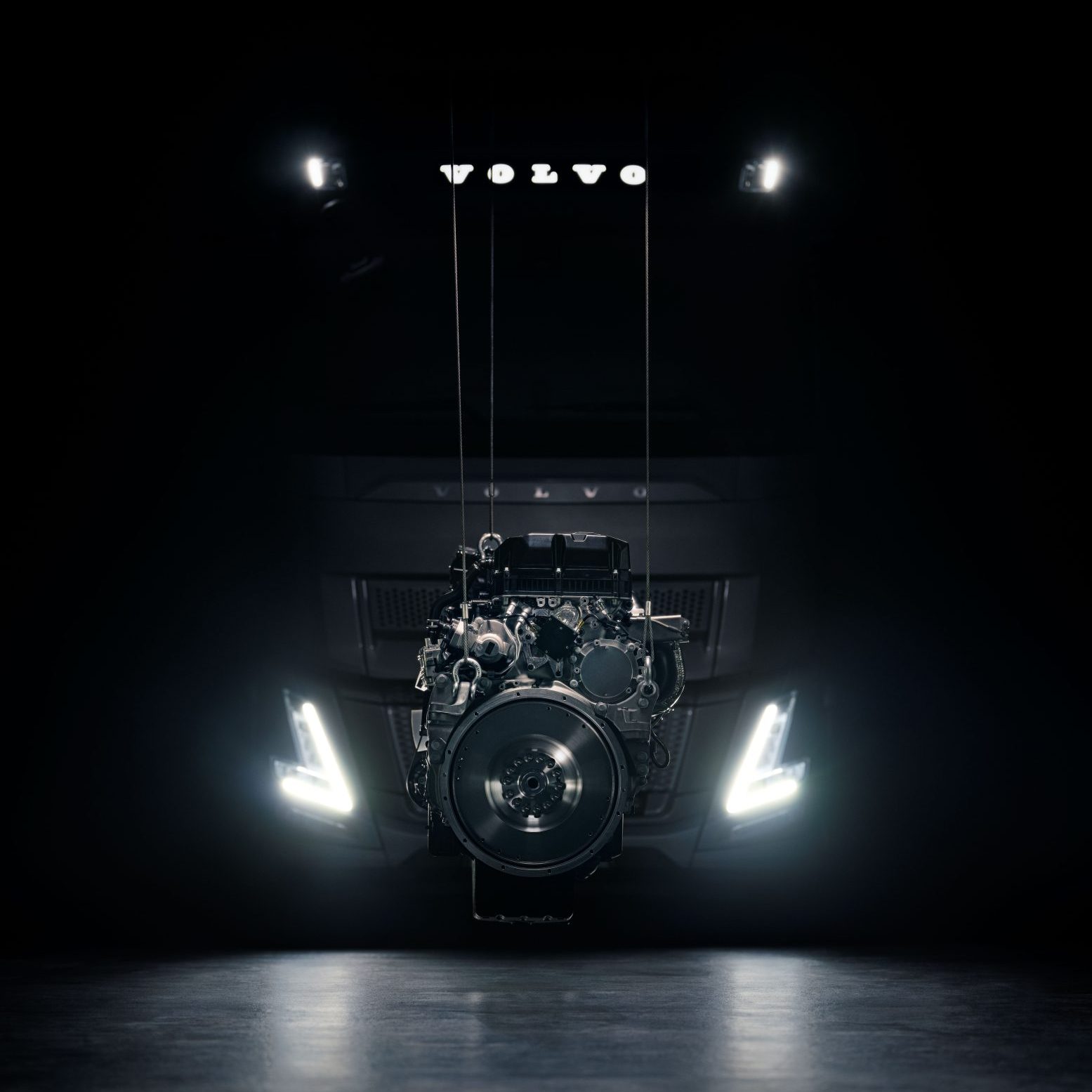 Volvo Trucks unveils most fuel-efficient 13-litre engines yet