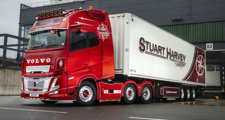 Stuart Harvey Transport adds new FH Aero 500 tractor unit