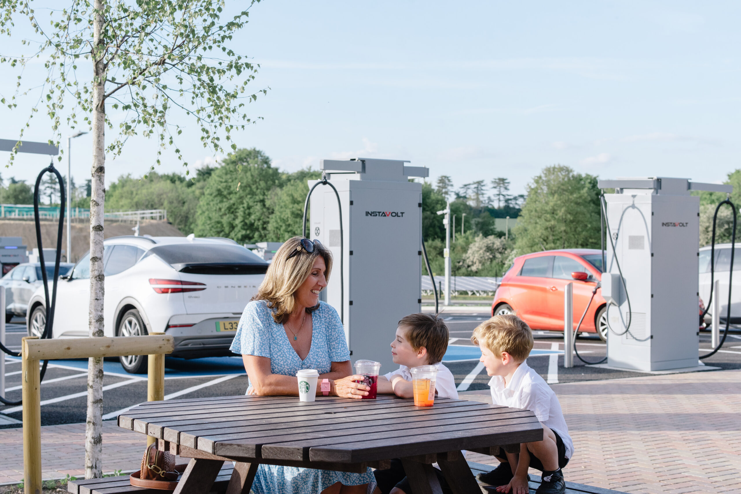 InstaVolt calls on Government to act on EV charging signage promises