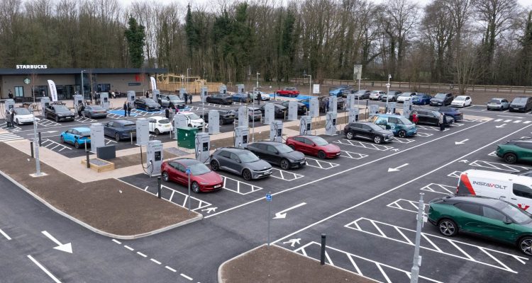 InstaVolt calls on Government to act on EV charging signage promises