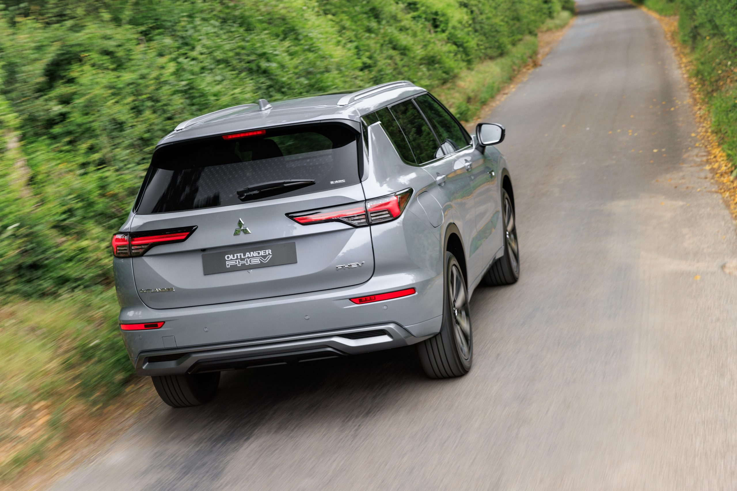 Mitsubishi launches new Outlander PHEV SUV