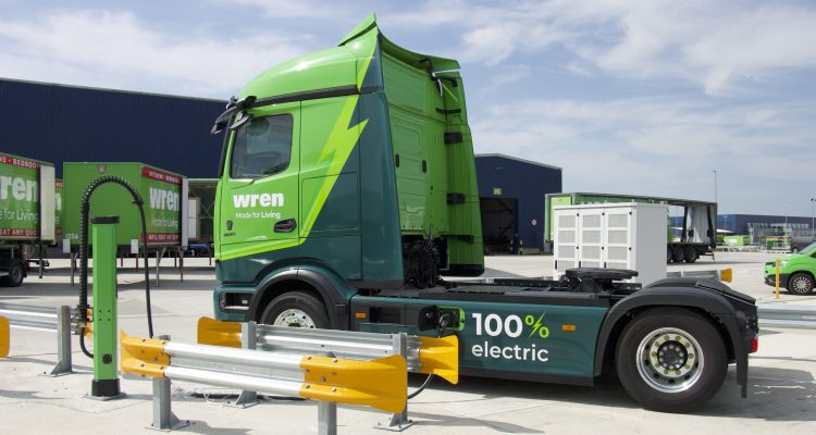 Mer powers eHGVs for Wren Kitchens