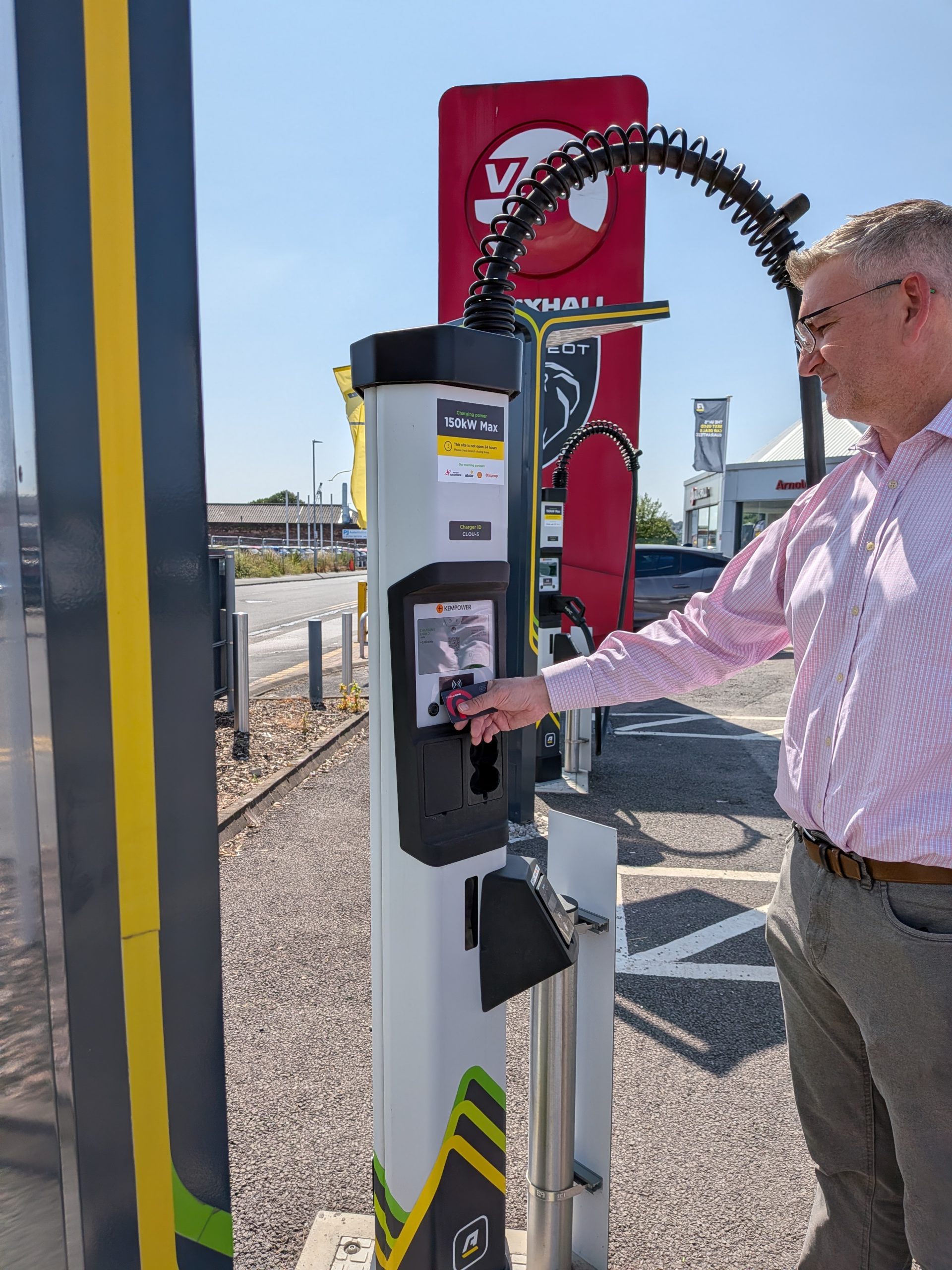 Arnold Clark Charge joins Radius EV network