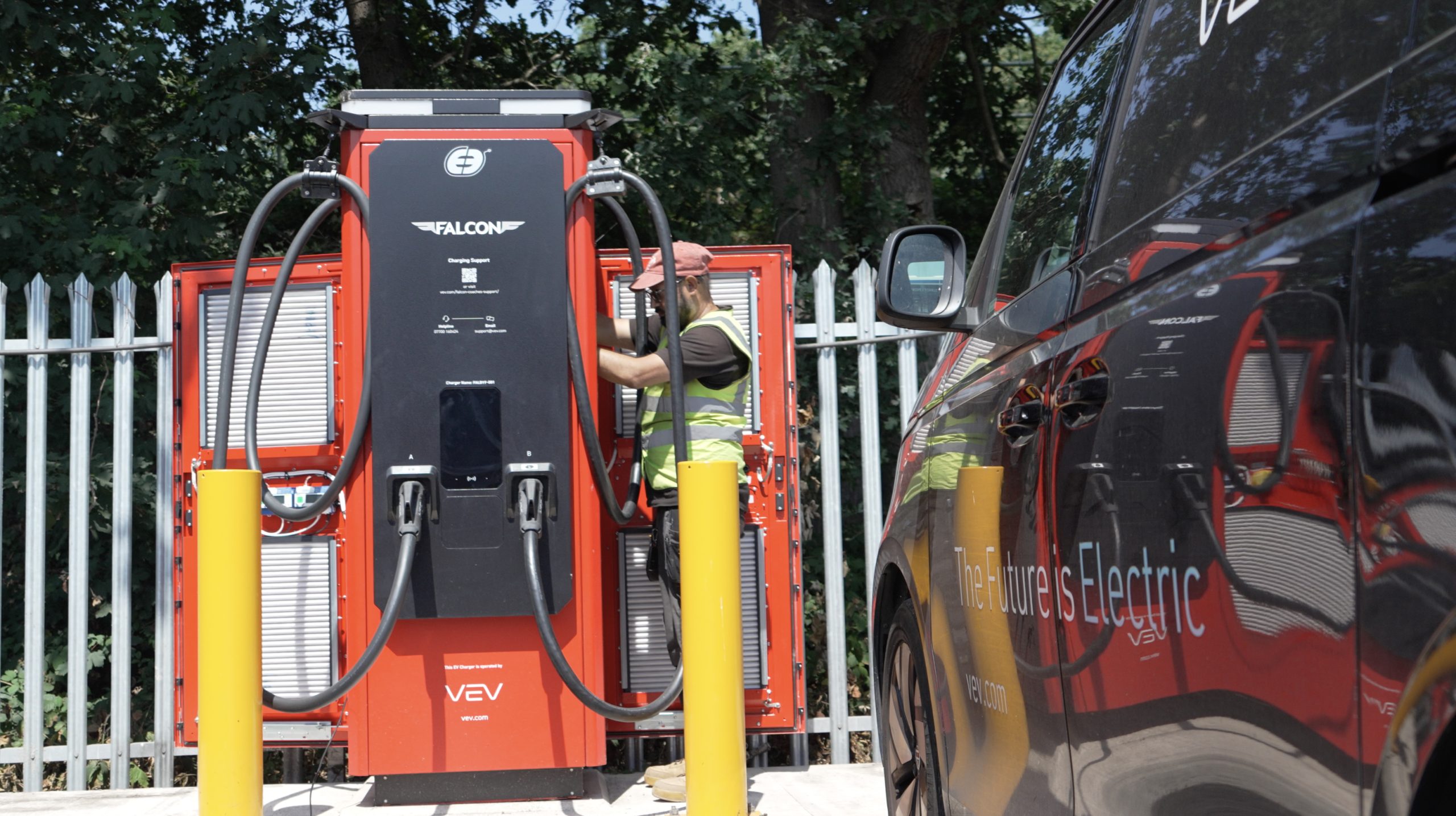 Falcon Buses unveils its new fleet of electric buses