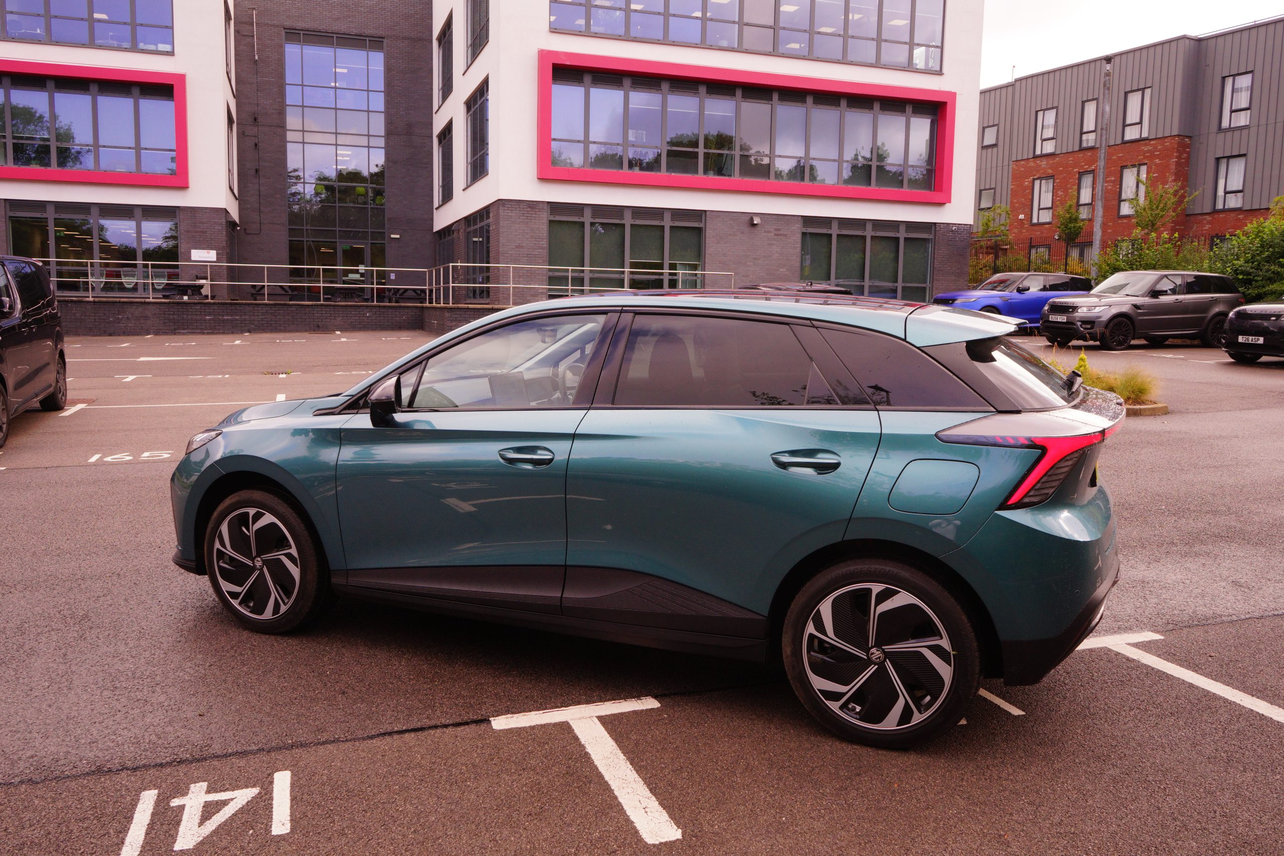 MG4 EV Extended Range: A fun, affordable fleet EV