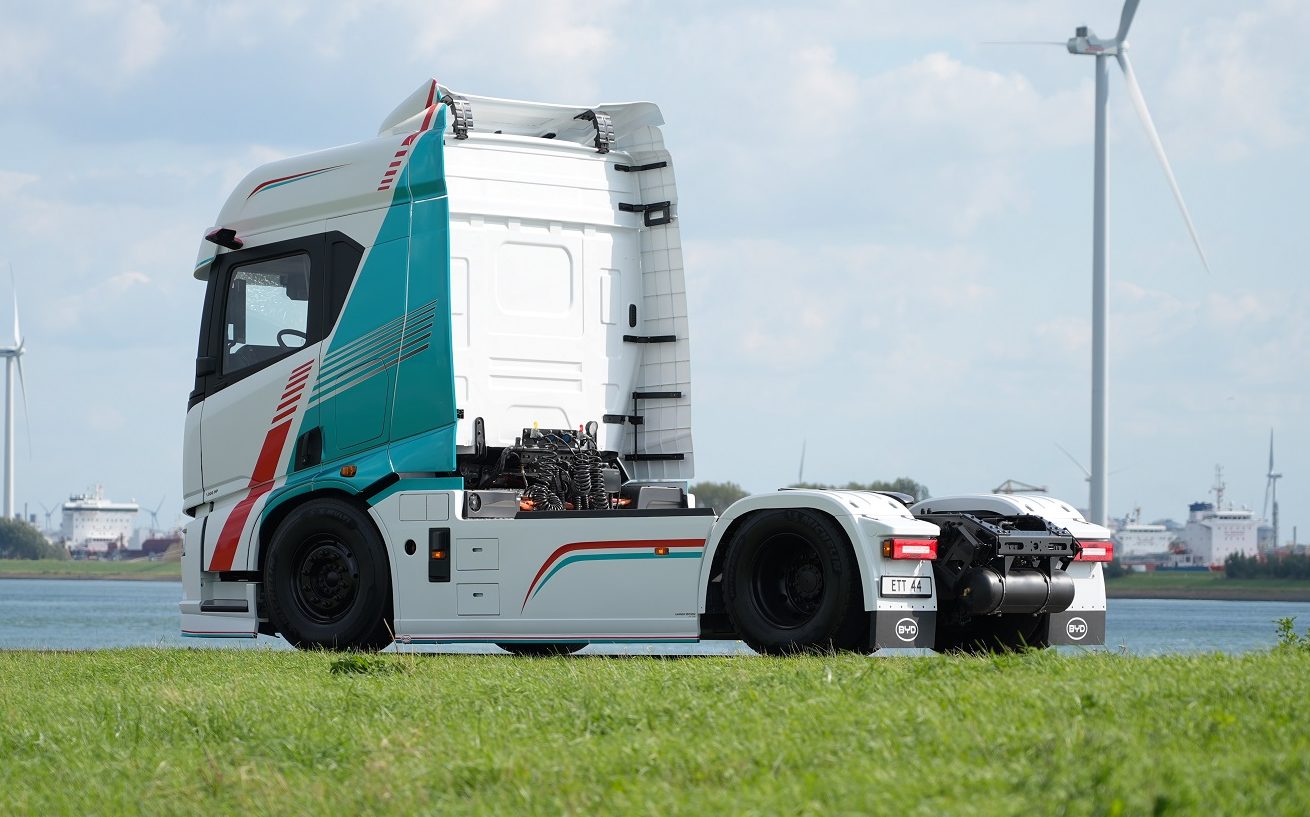 BYD unveils 1,000hp ETT 44 electric truck with 600km range