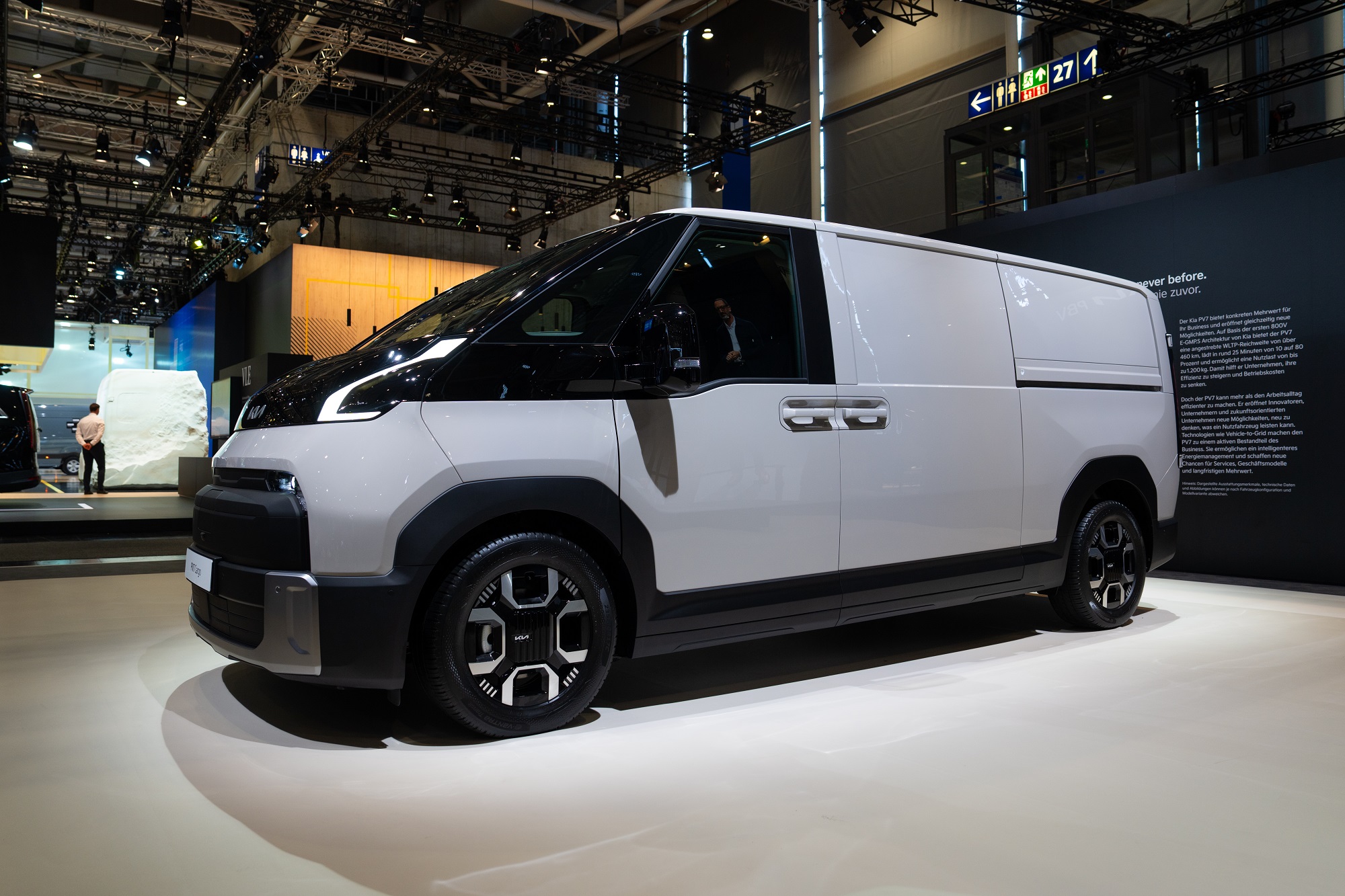 Kia unveils PV7 electric van with 460km range and 1,200kg payload