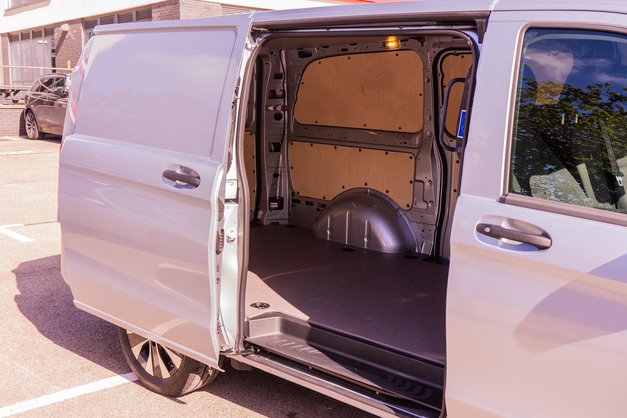 Mercedes-Benz eVito Select: The refined choice