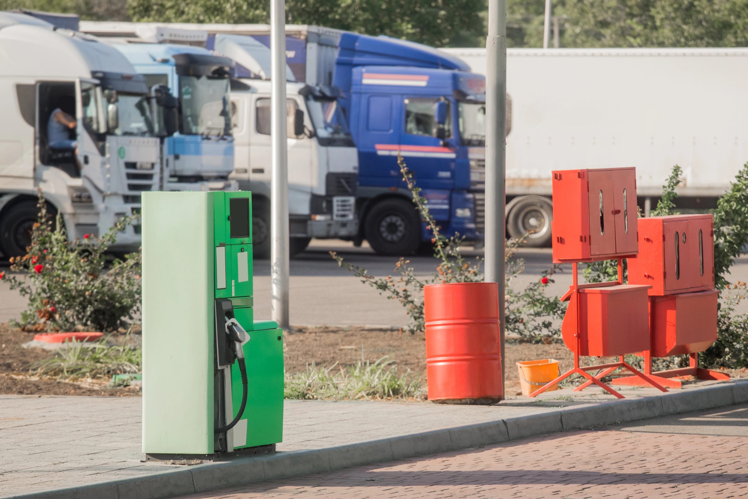 UK diesel prices approach £2 a litre as supply crisis deepens
