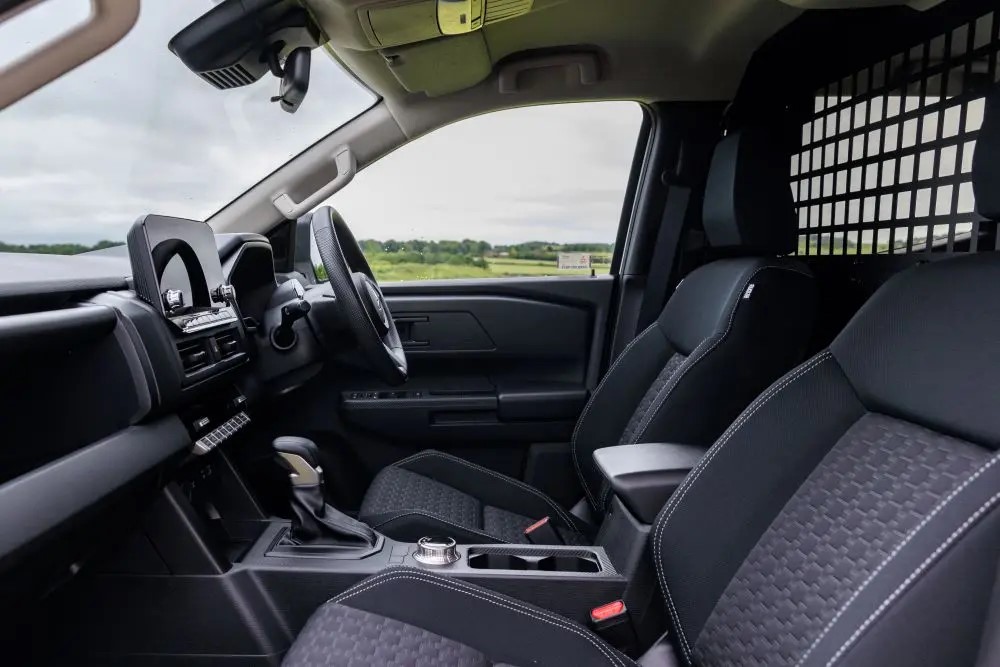 Mitsubishi launches commercial version of all-new L200 Series 7 pickup