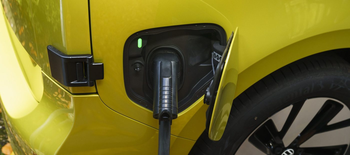 Electric vans could cut fuel bills by up to 87%, research finds