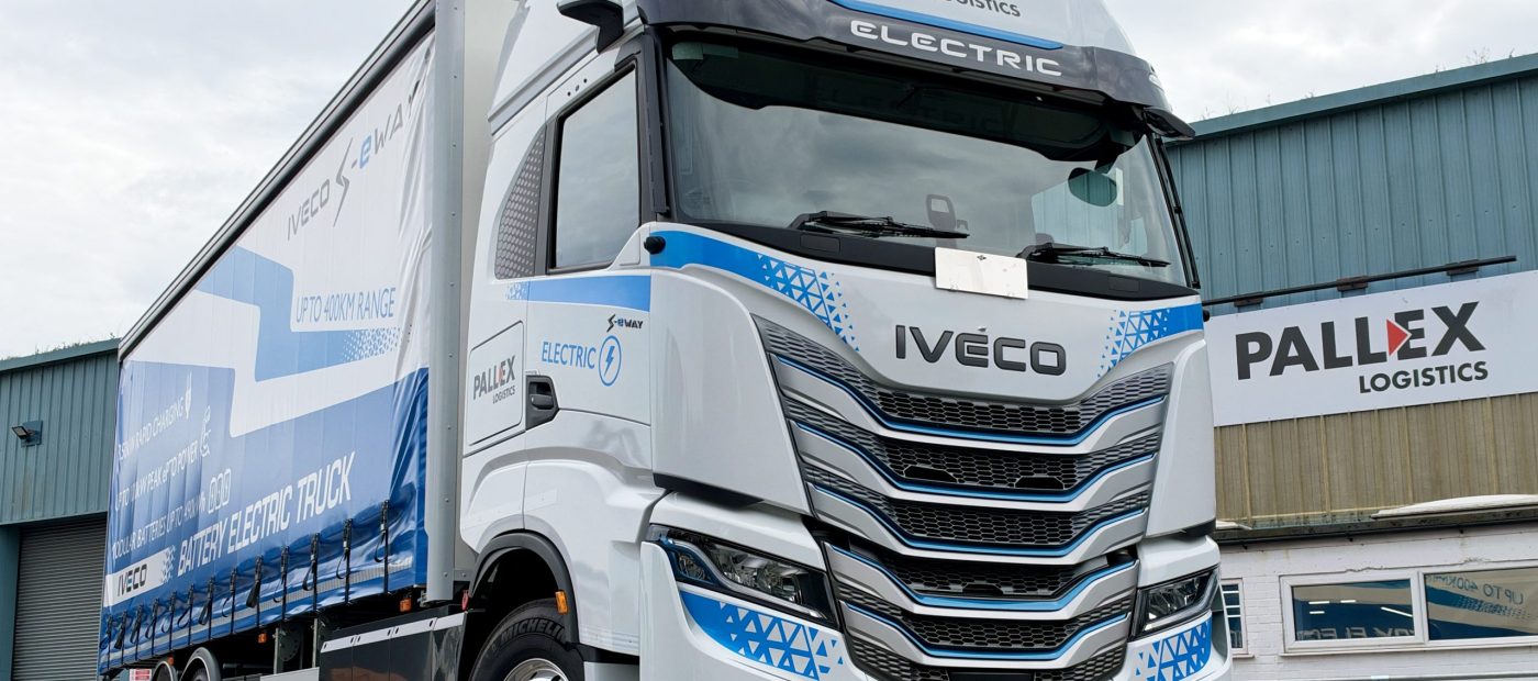 UK’s first IVECO S-eWay Rigid joins Pall-Ex fleet