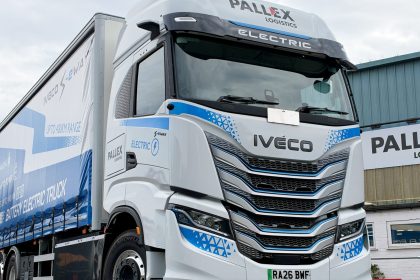 UK’s first IVECO S-eWay Rigid joins Pall-Ex fleet