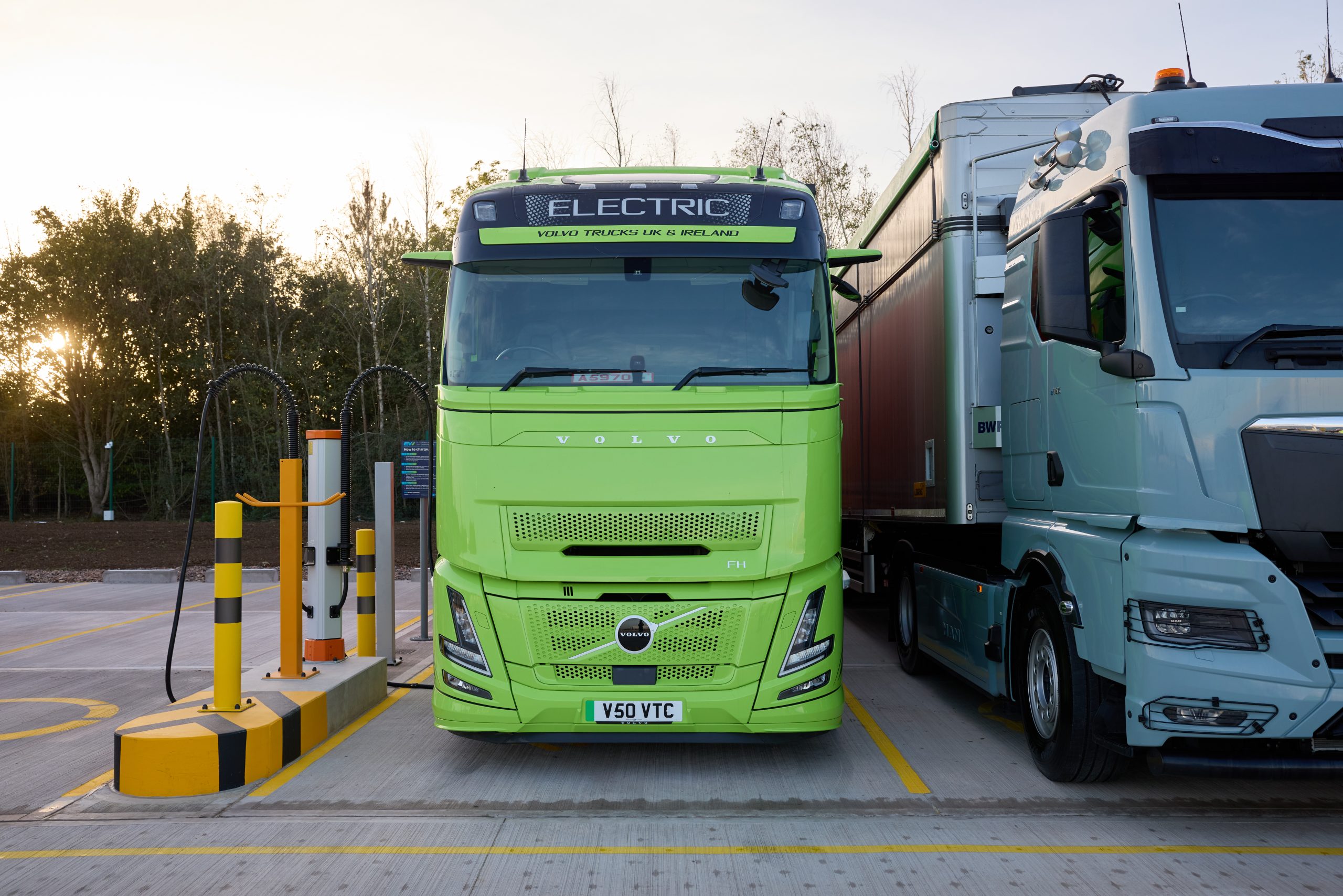 Kempower powers Electroway, the UK's largest eHGV charging hub